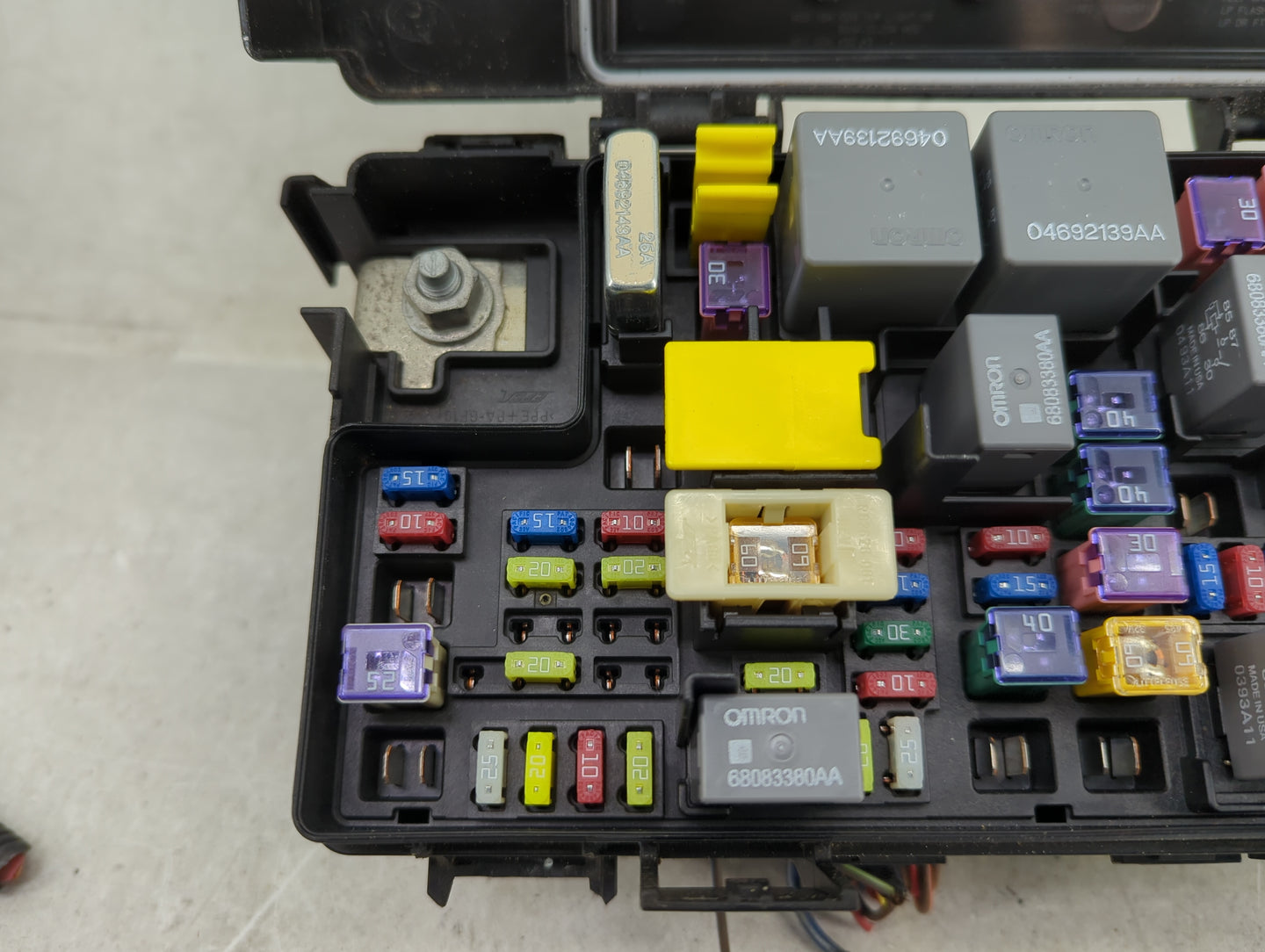 2014-2014 Jeep Wrangler Fusebox Fuse Box Relay Module Tipm 68217404ab - Oemusedautoparts1.com