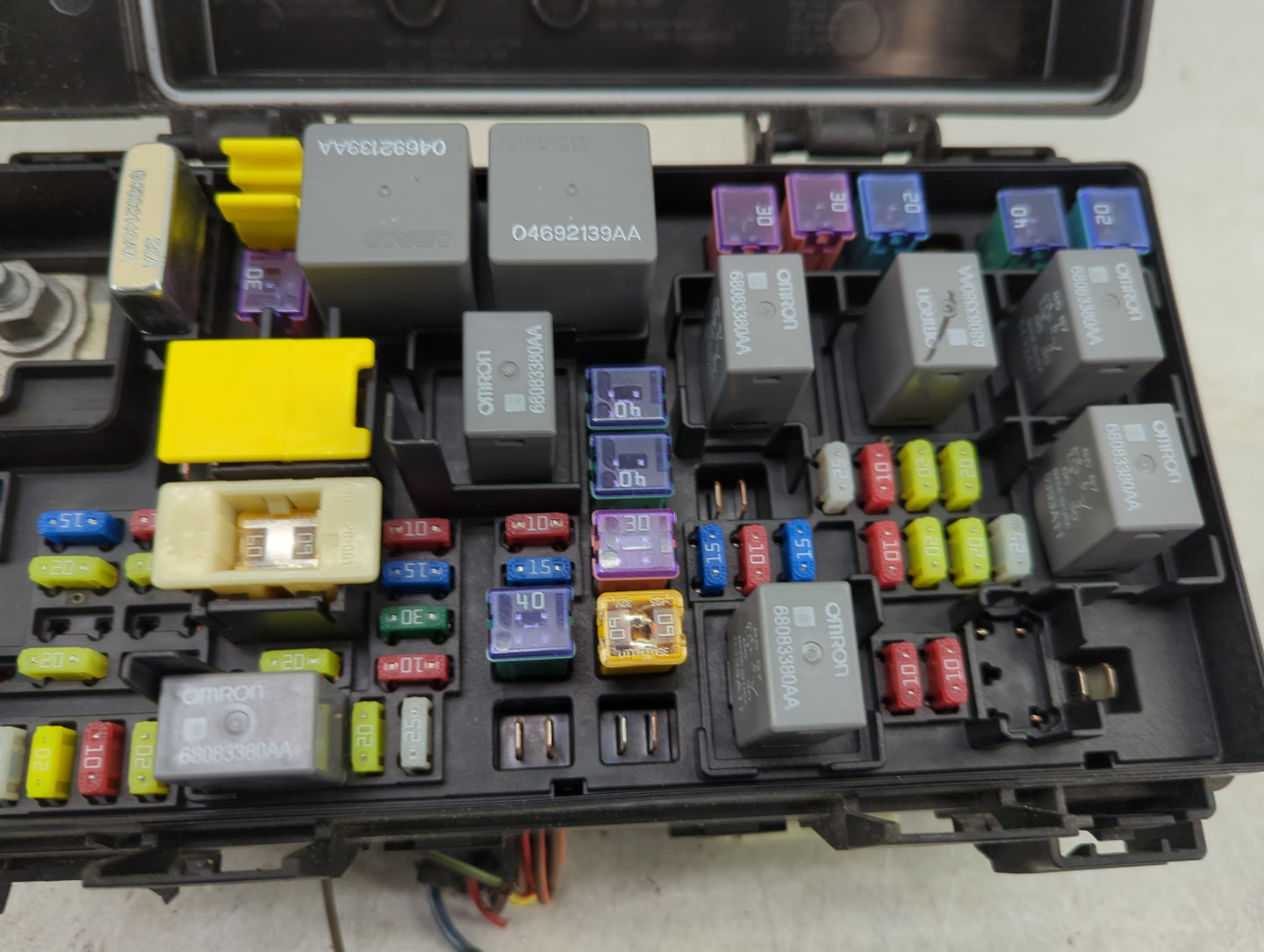 2014-2014 Jeep Wrangler Fusebox Fuse Box Relay Module Tipm 68217404ab - Oemusedautoparts1.com