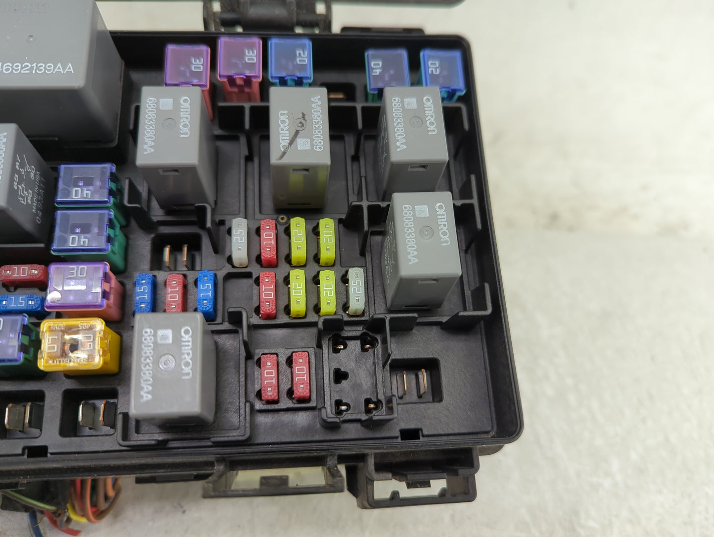 2014-2014 Jeep Wrangler Fusebox Fuse Box Relay Module Tipm 68217404ab - Oemusedautoparts1.com
