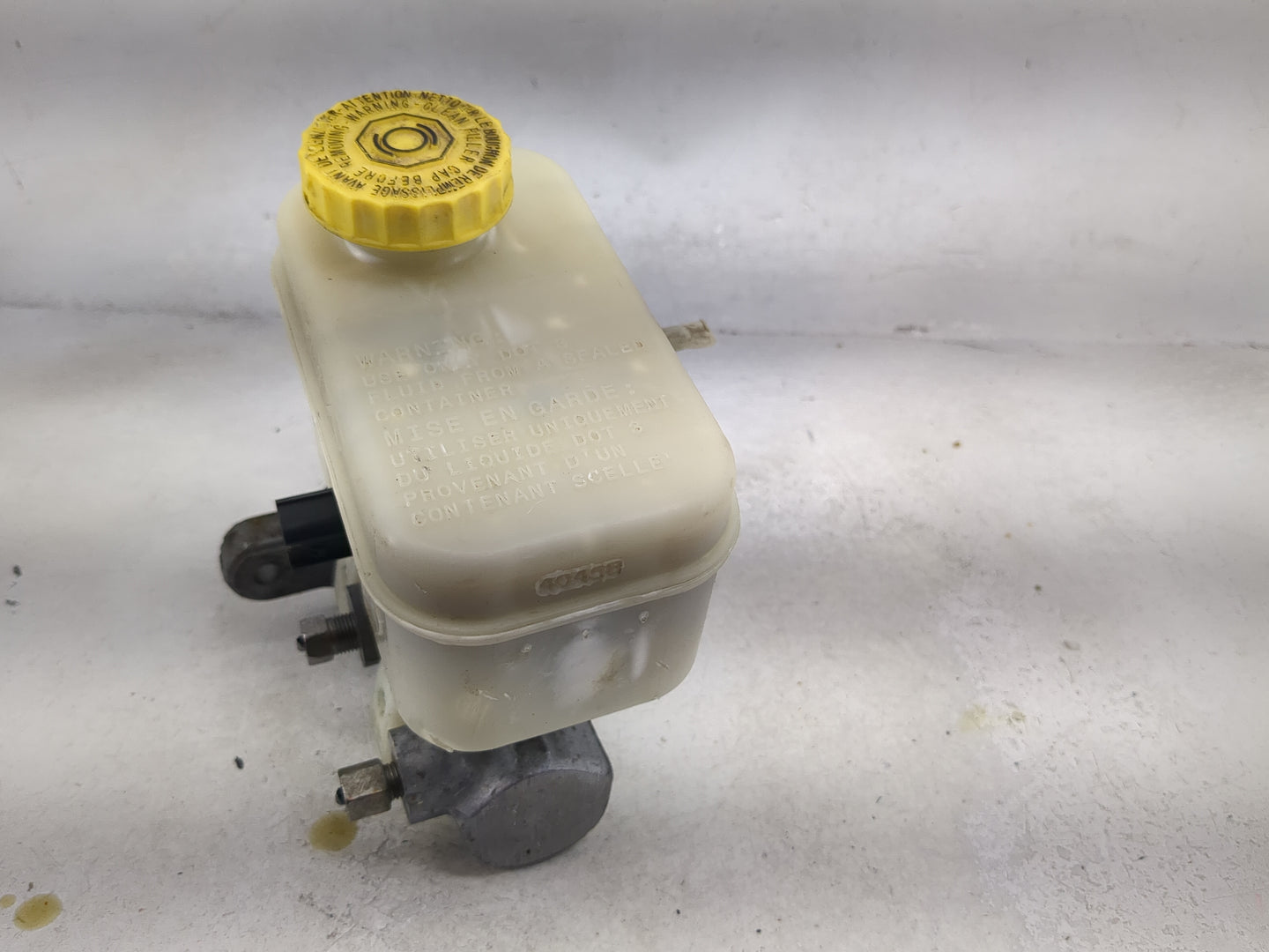 2009-2018 Jeep Wrangler Brake Master Cylinder 1492141 - Oemusedautoparts1.com