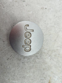 2014 Jeep Wrangler Center Cap Oem Silver 1517206 - Oemusedautoparts1.com