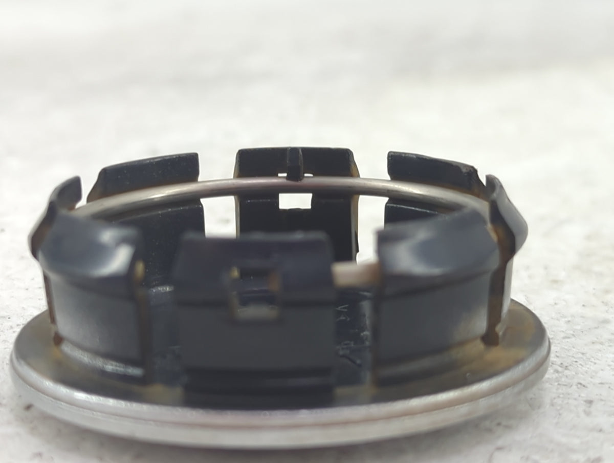 2014 Jeep Wrangler Center Cap Oem Silver 1517206 - Oemusedautoparts1.com