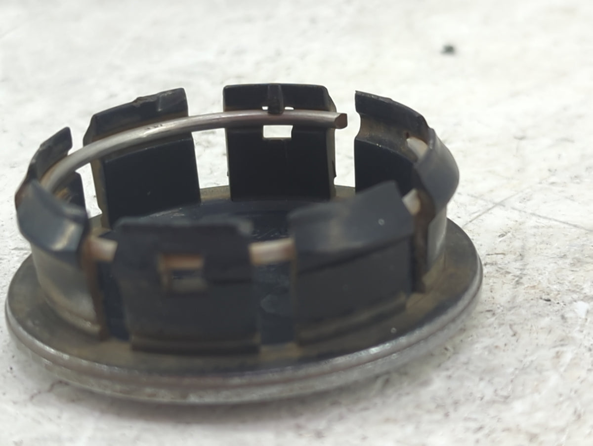 2014 Jeep Wrangler Center Cap Oem Silver 1517207 - Oemusedautoparts1.com