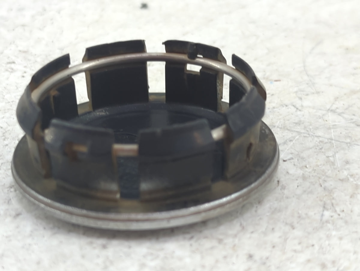 2014 Jeep Wrangler Center Cap Oem Silver 1517207 - Oemusedautoparts1.com