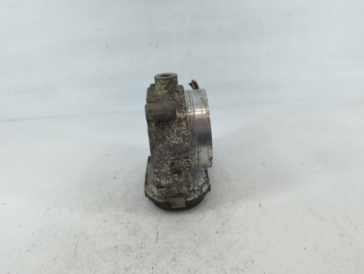 2012-2018 Jeep Wrangler Throttle Body P/N:0 280 750 570 05184349AC Fits OEM Used Auto Parts - Oemusedautoparts1.com