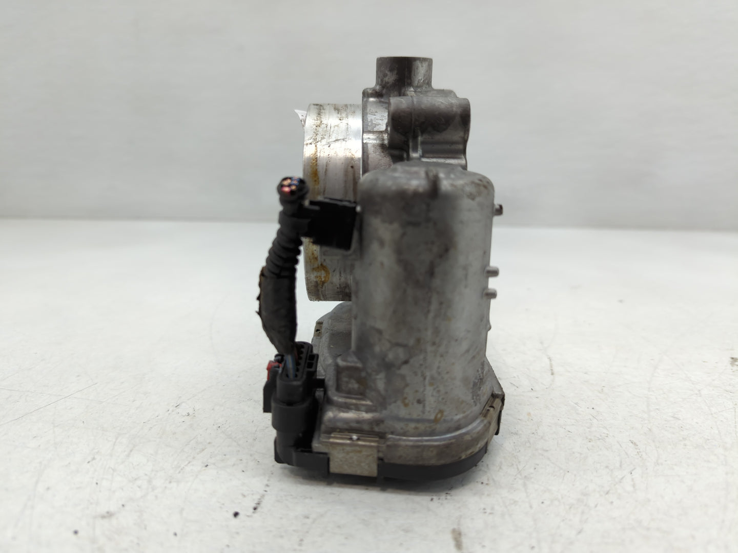 2012-2018 Jeep Wrangler Throttle Body P/N:0 280 750 570 05184349AC Fits OEM Used Auto Parts - Oemusedautoparts1.com