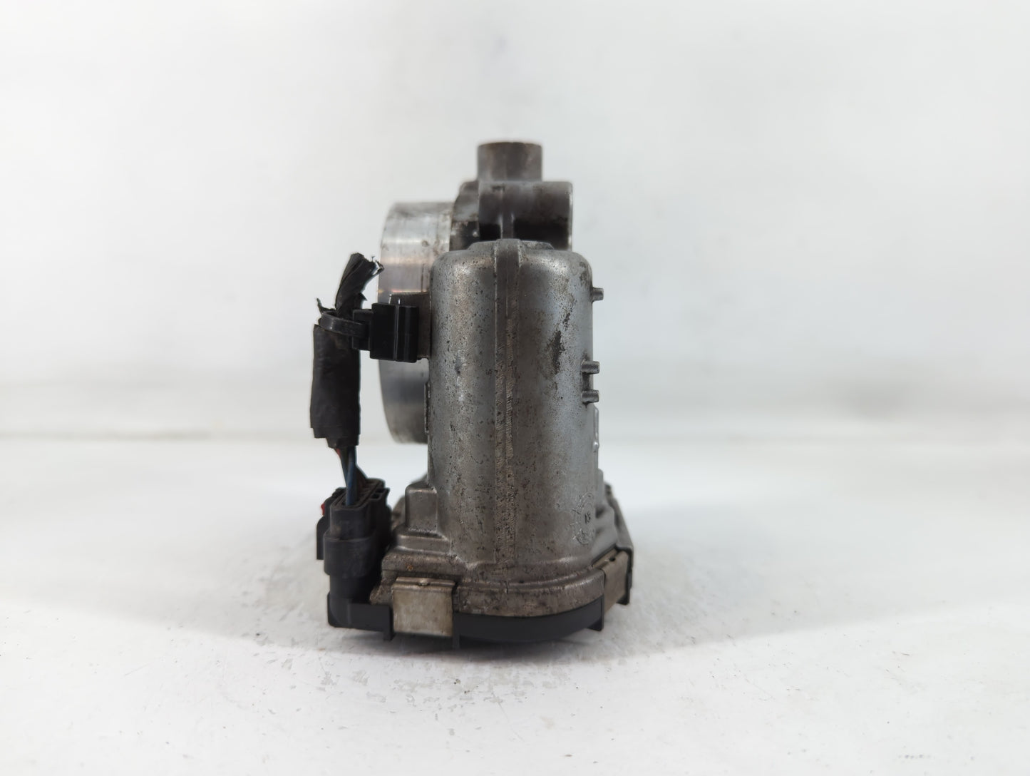 2012-2018 Jeep Wrangler Throttle Body P/N:0 280 750 570 05184349AC Fits OEM Used Auto Parts - Oemusedautoparts1.com