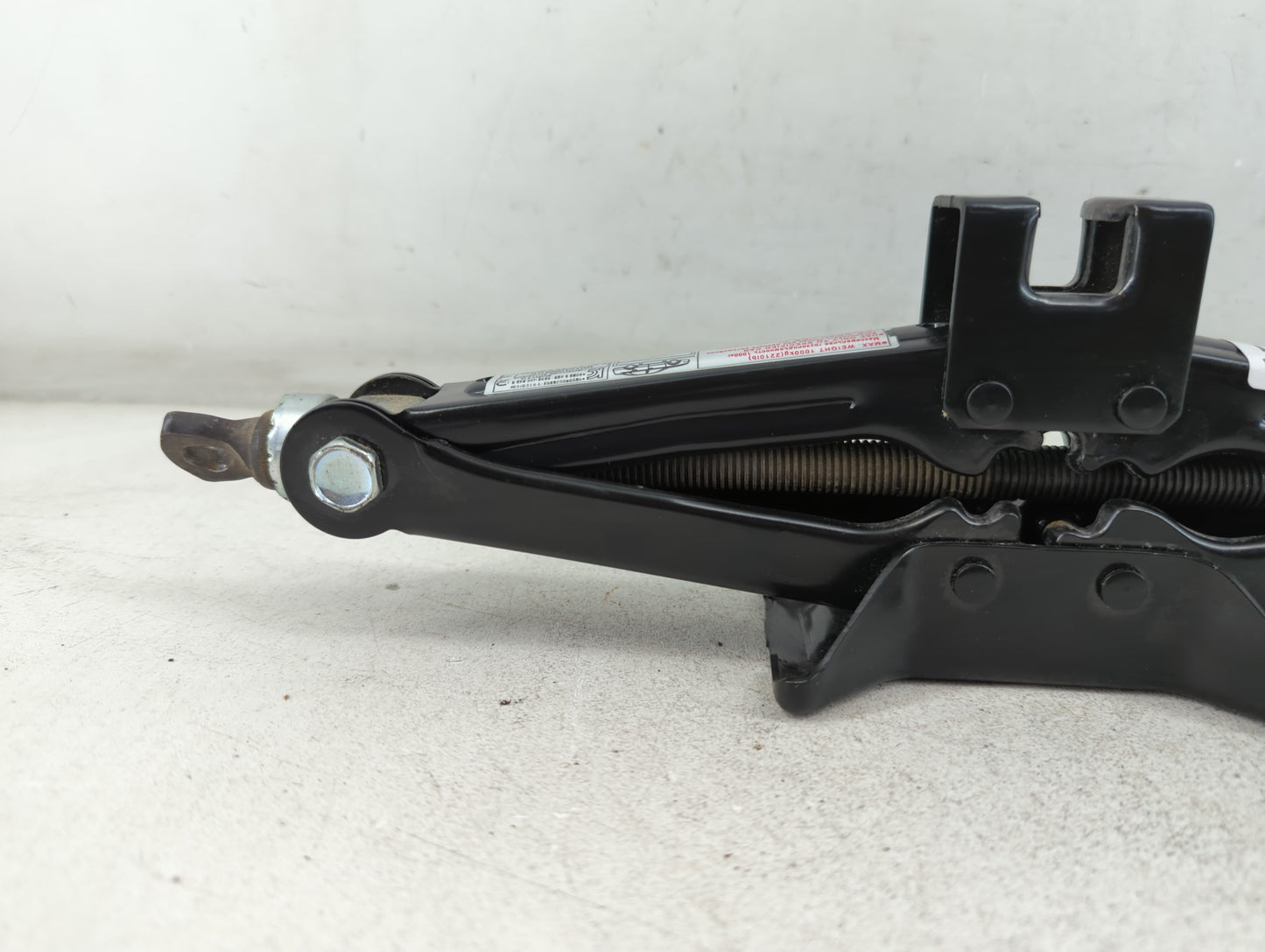 2014 Kia Cadenza Spare Scissor Car Jack - Oemusedautoparts1.com
