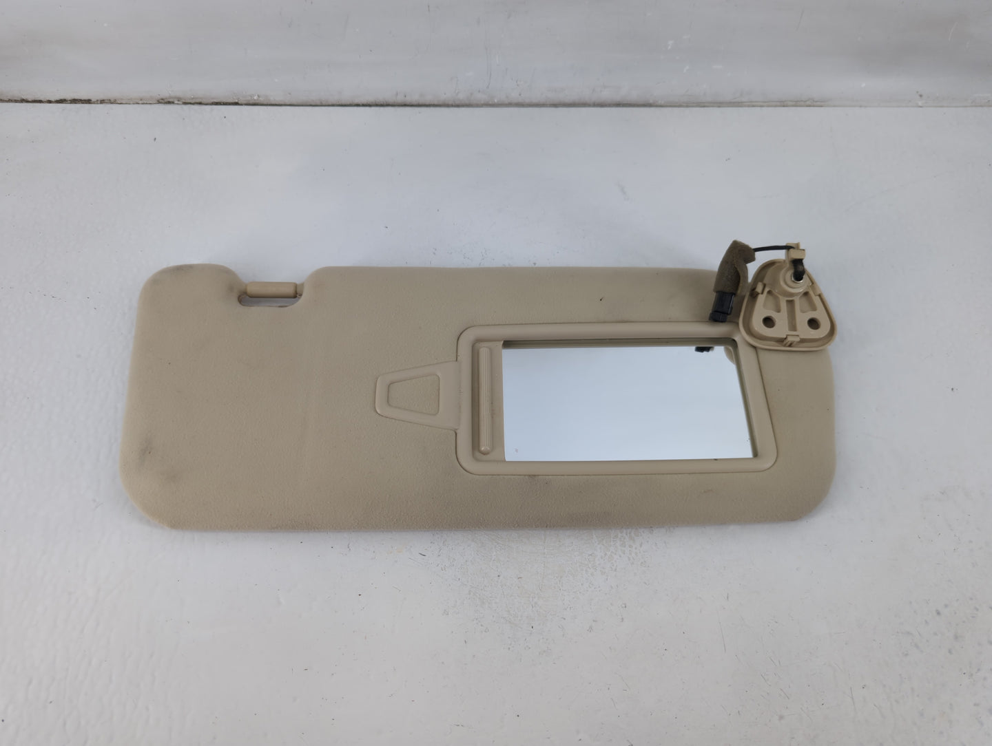 2014-2016 Kia Cadenza Sun Visor Shade Replacement Passenger Right Mirror Fits Fits 2014 2015 2016 OEM Used Auto Parts - Oemu