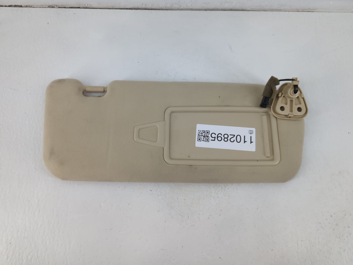 2014-2016 Kia Cadenza Sun Visor Shade Replacement Passenger Right Mirror Fits Fits 2014 2015 2016 OEM Used Auto Parts - Oemu