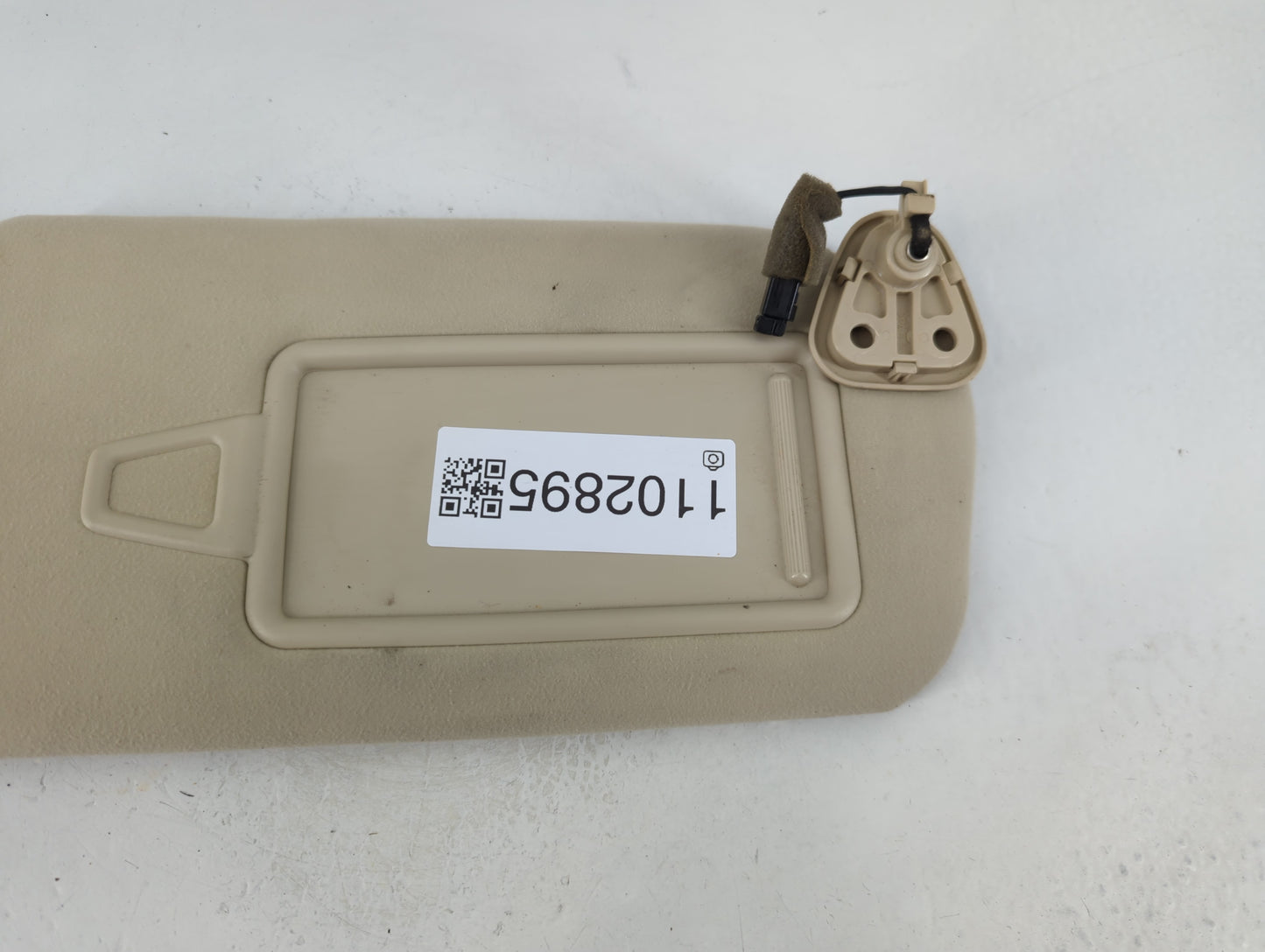 2014-2016 Kia Cadenza Sun Visor Shade Replacement Passenger Right Mirror Fits Fits 2014 2015 2016 OEM Used Auto Parts - Oemu