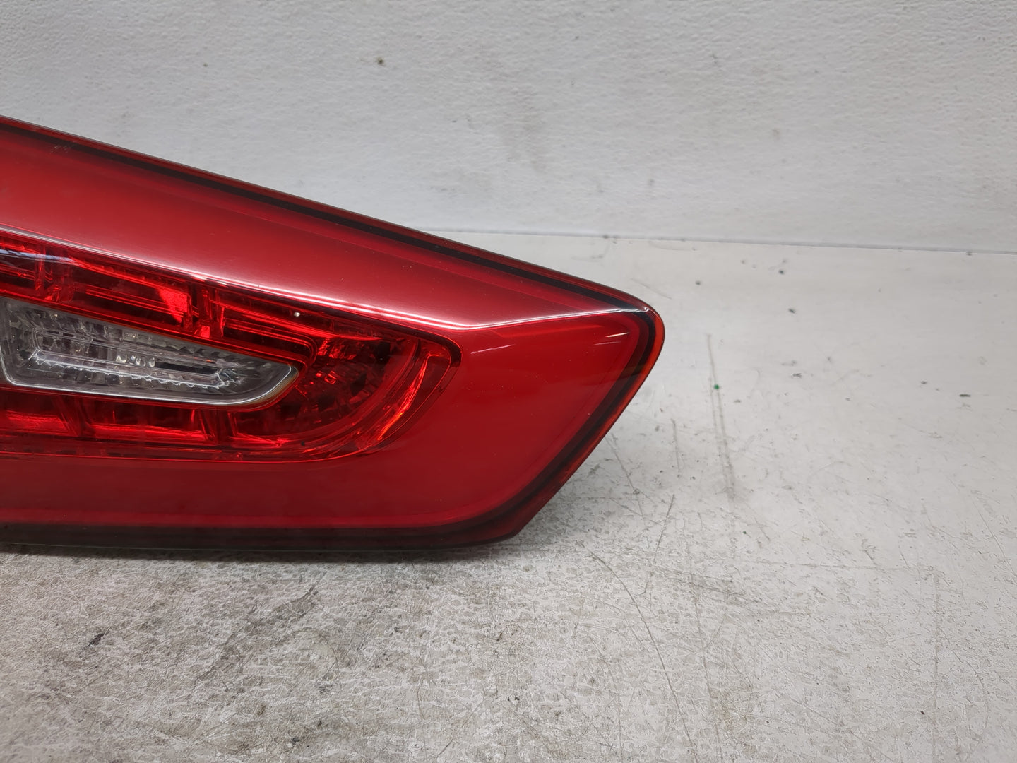 2014-2016 Kia Cadenza Tail Light Assembly Driver Left OEM P/N:92405-3R510 Fits Fits 2014 2015 2016 OEM Used Auto Parts - Oem