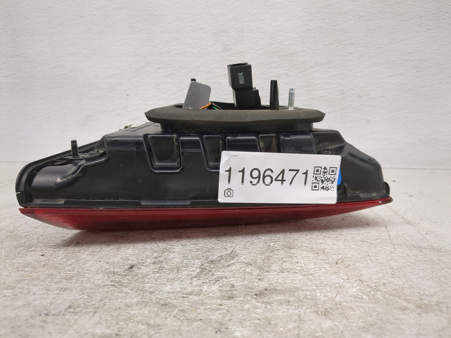 2014-2016 Kia Cadenza Tail Light Assembly Driver Left OEM P/N:92405-3R510 Fits Fits 2014 2015 2016 OEM Used Auto Parts - Oem