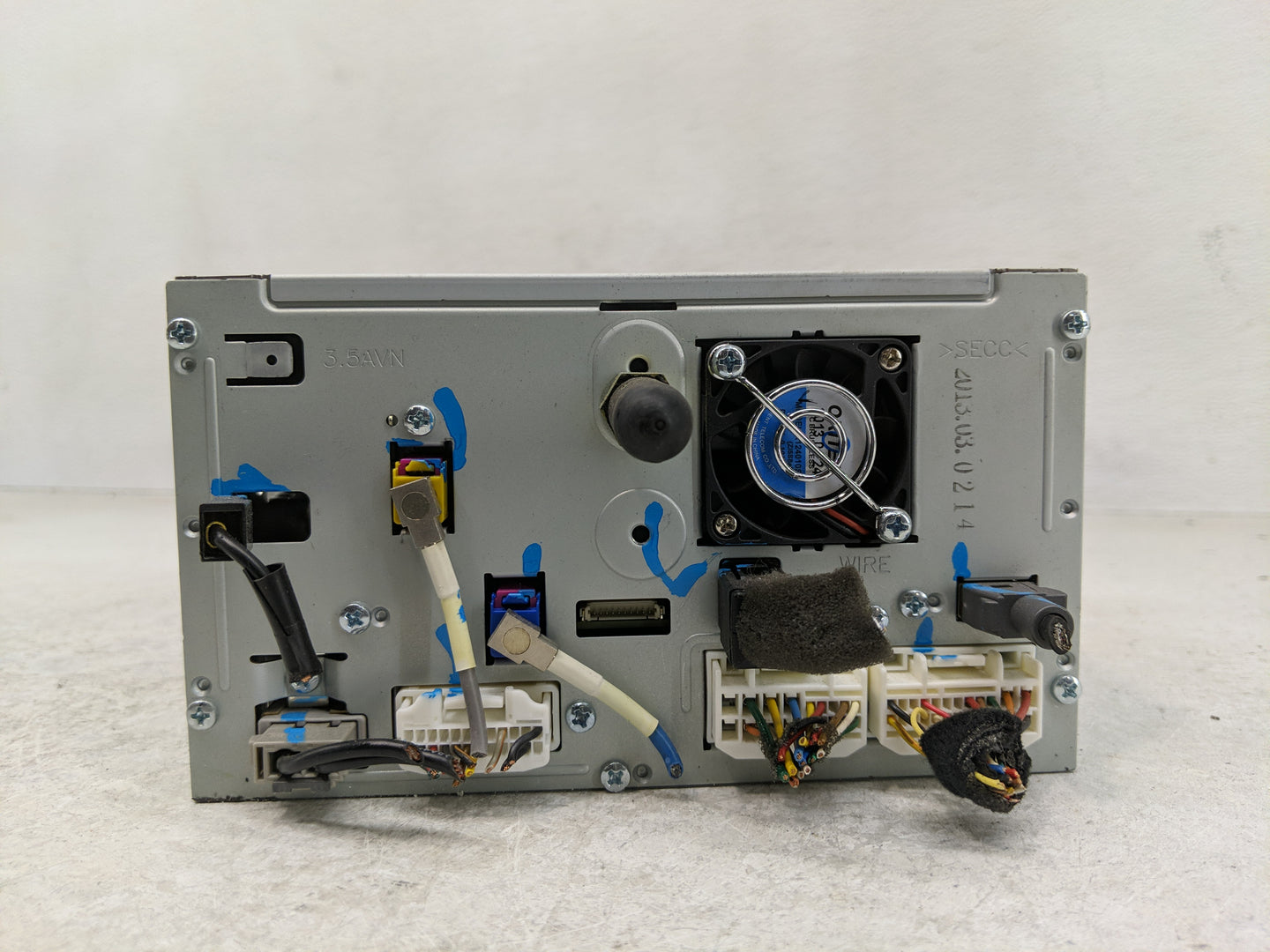 2014 Kia Cadenza Radio AM FM Cd Player Receiver Replacement P/N:86560-3R105 Fits OEM Used Auto Parts - Oemusedautoparts1.com