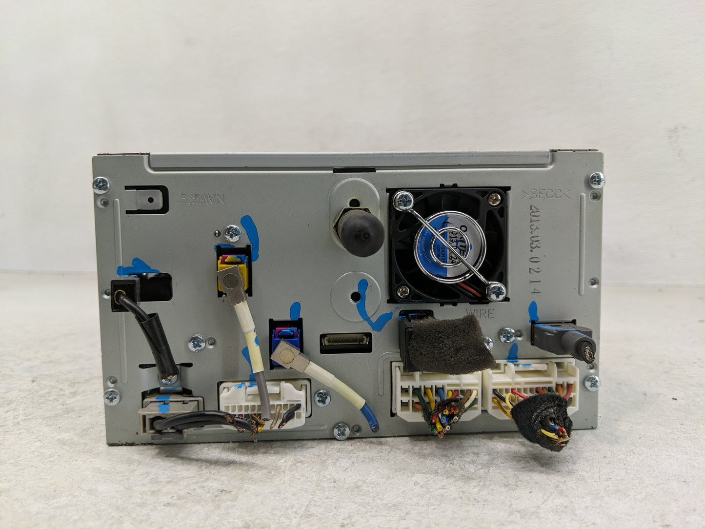 2014 Kia Cadenza Radio AM FM Cd Player Receiver Replacement P/N:86560-3R105 Fits OEM Used Auto Parts - Oemusedautoparts1.com