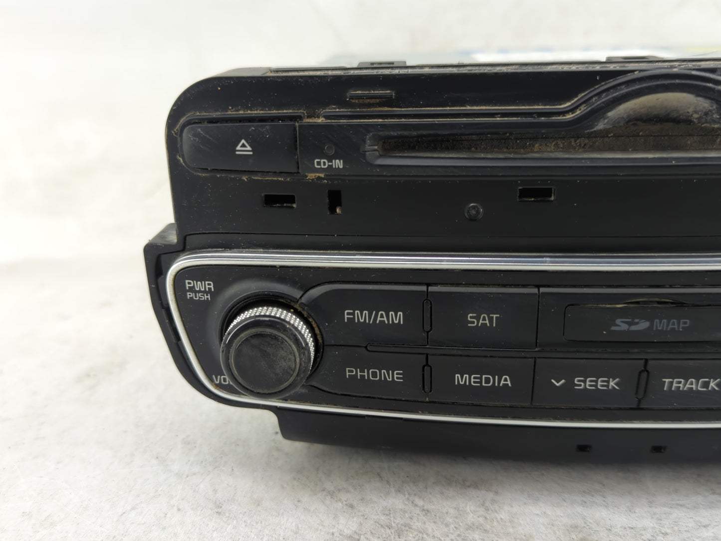 2014-2015 Kia Cadenza Radio AM FM Cd Player Receiver Replacement P/N:96560-3R105 Fits Fits 2014 2015 OEM Used Auto Parts - O