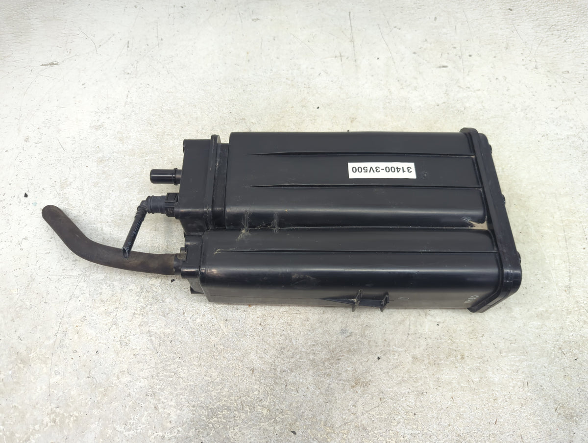 2014 Kia Cadenza Fuel Vapor Charcoal Canister - Oemusedautoparts1.com