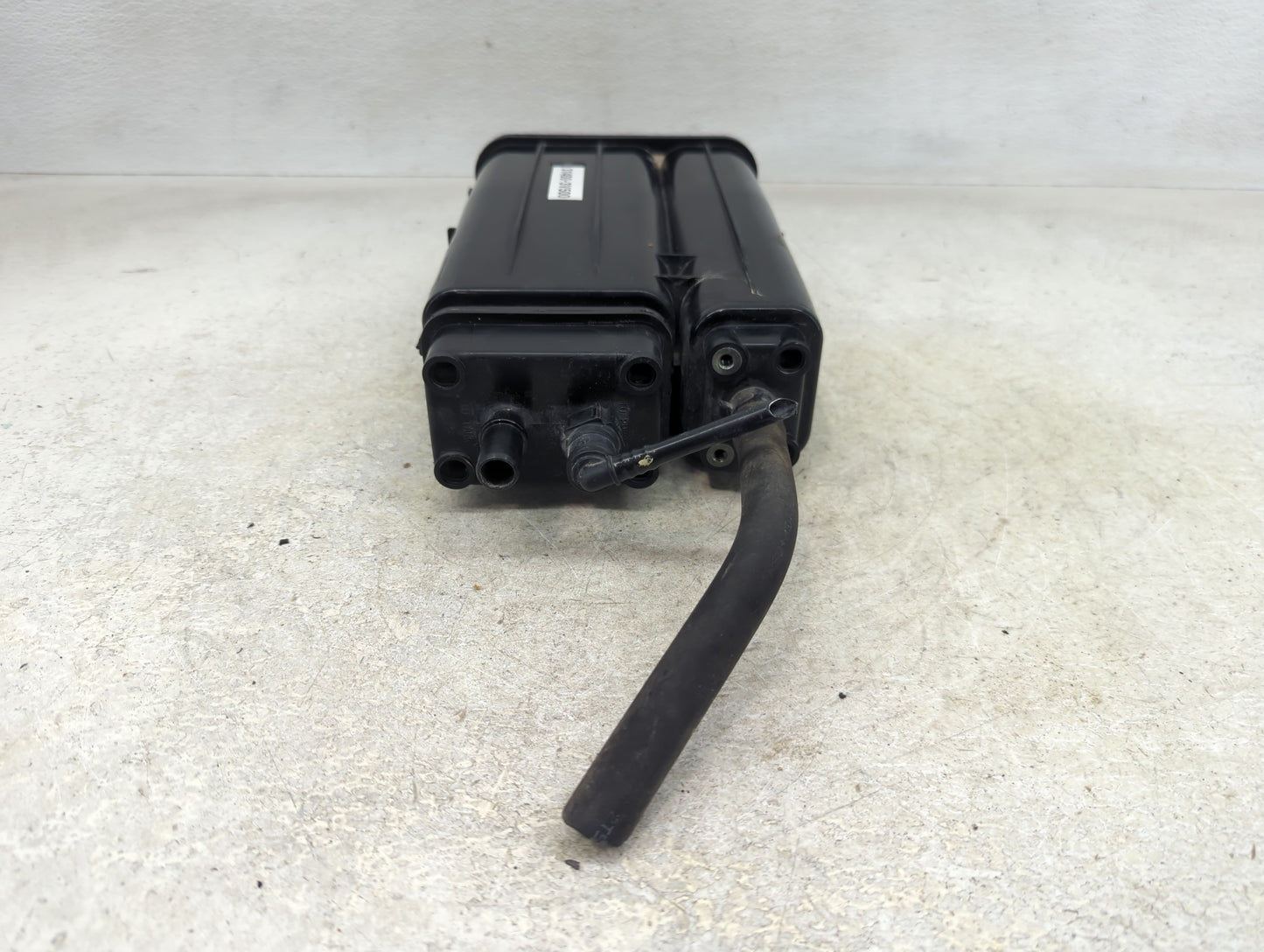 2014 Kia Cadenza Fuel Vapor Charcoal Canister - Oemusedautoparts1.com