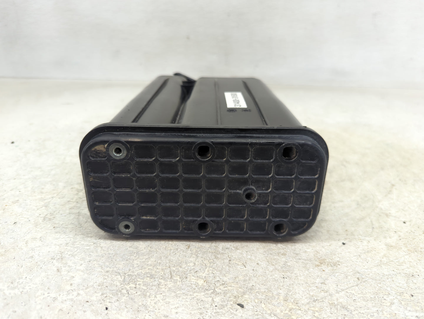 2014 Kia Cadenza Fuel Vapor Charcoal Canister - Oemusedautoparts1.com