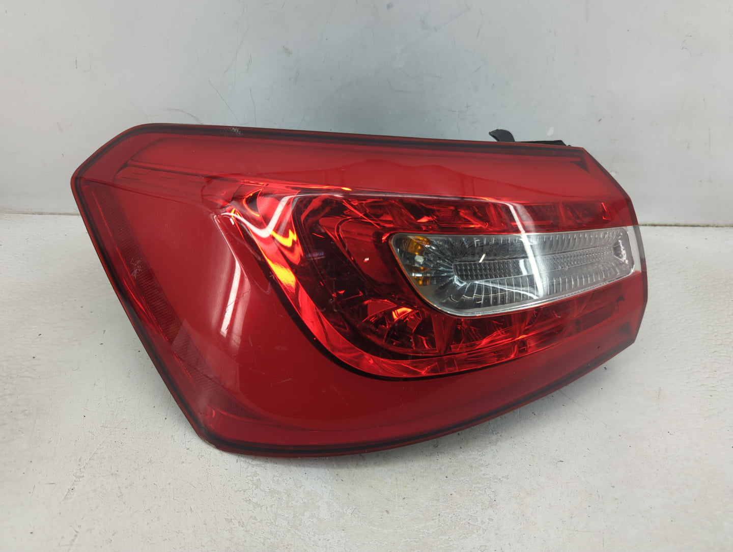 2014 Kia Cadenza Tail Light Assembly Passenger Right OEM Fits OEM Used Auto Parts - Oemusedautoparts1.com