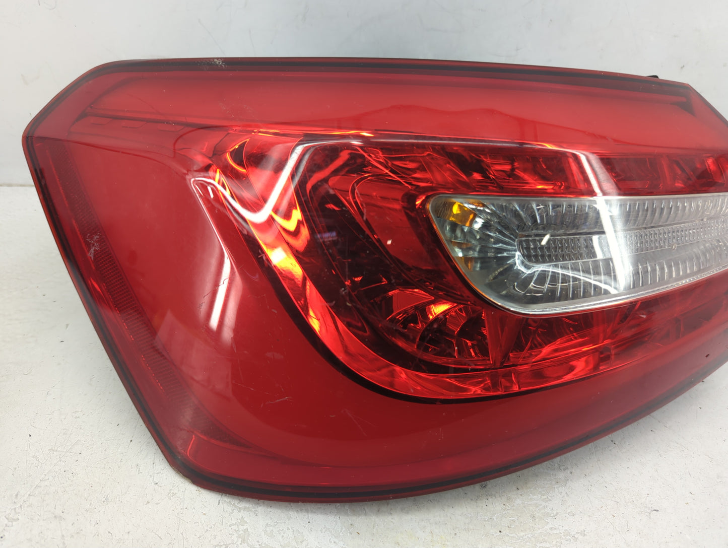 2014 Kia Cadenza Tail Light Assembly Passenger Right OEM Fits OEM Used Auto Parts - Oemusedautoparts1.com