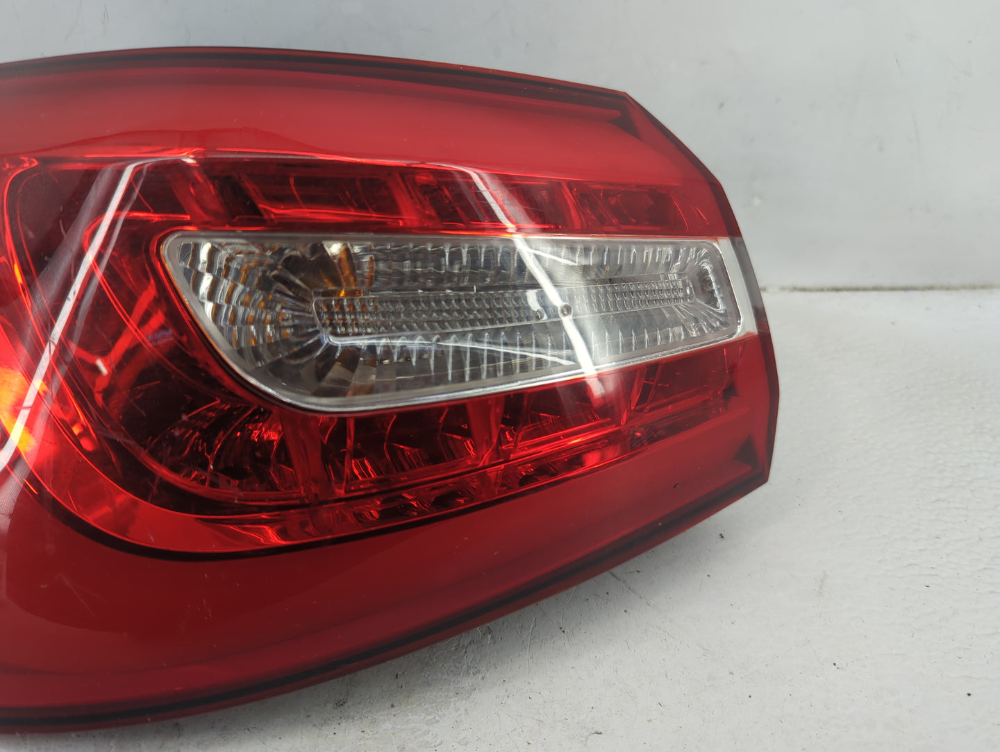 2014 Kia Cadenza Tail Light Assembly Passenger Right OEM Fits OEM Used Auto Parts - Oemusedautoparts1.com