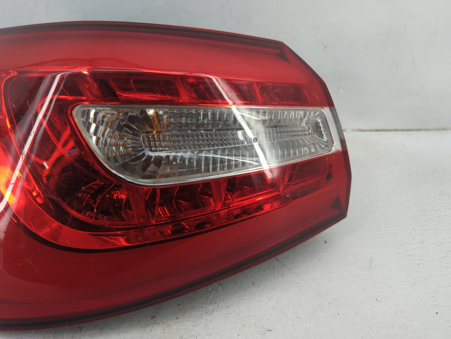 2014 Kia Cadenza Tail Light Assembly Passenger Right OEM Fits OEM Used Auto Parts - Oemusedautoparts1.com
