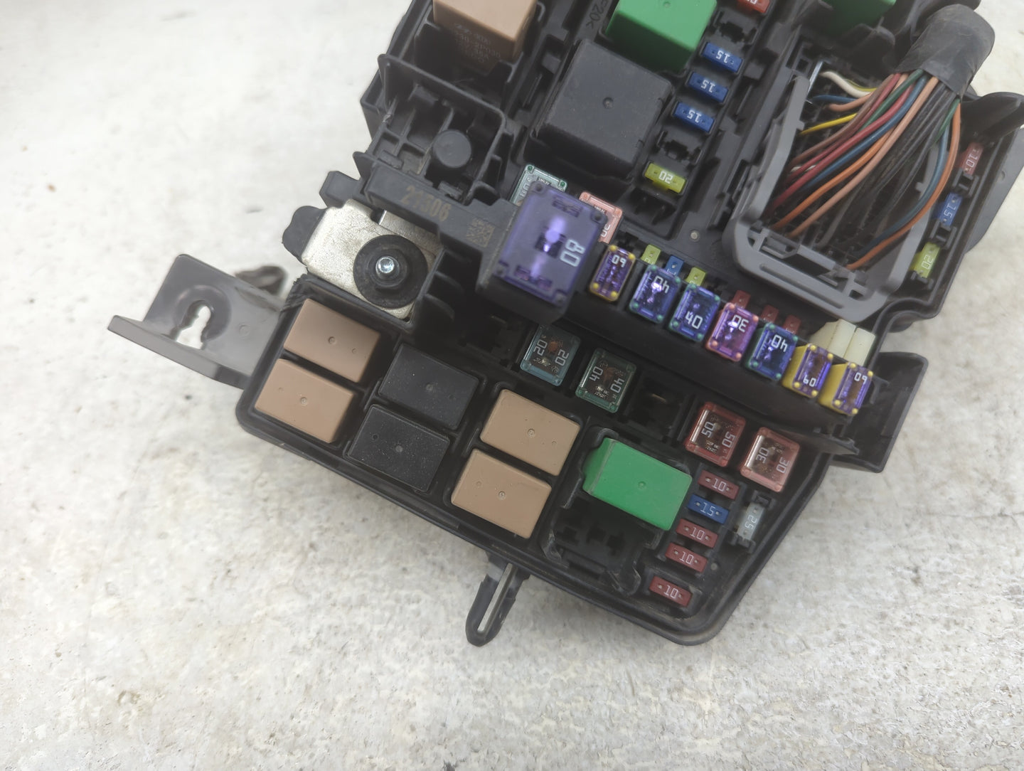 2014-2016 Kia Cadenza Fusebox Fuse Box Panel Relay Module P/N:91956-00065 Fits Fits 2014 2015 2016 OEM Used Auto Parts - Oem