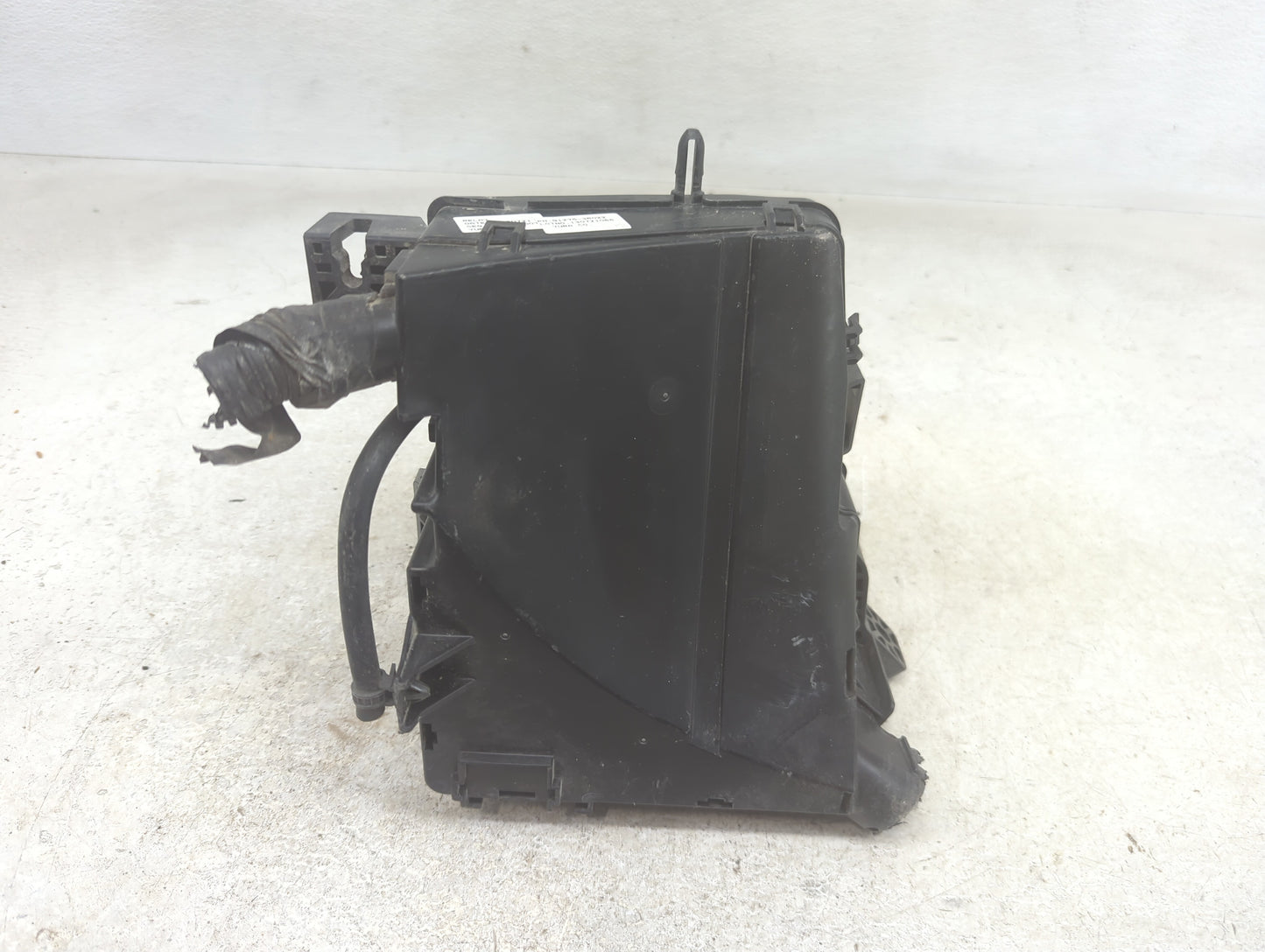 2014-2016 Kia Cadenza Fusebox Fuse Box Panel Relay Module P/N:91956-00065 Fits Fits 2014 2015 2016 OEM Used Auto Parts - Oem