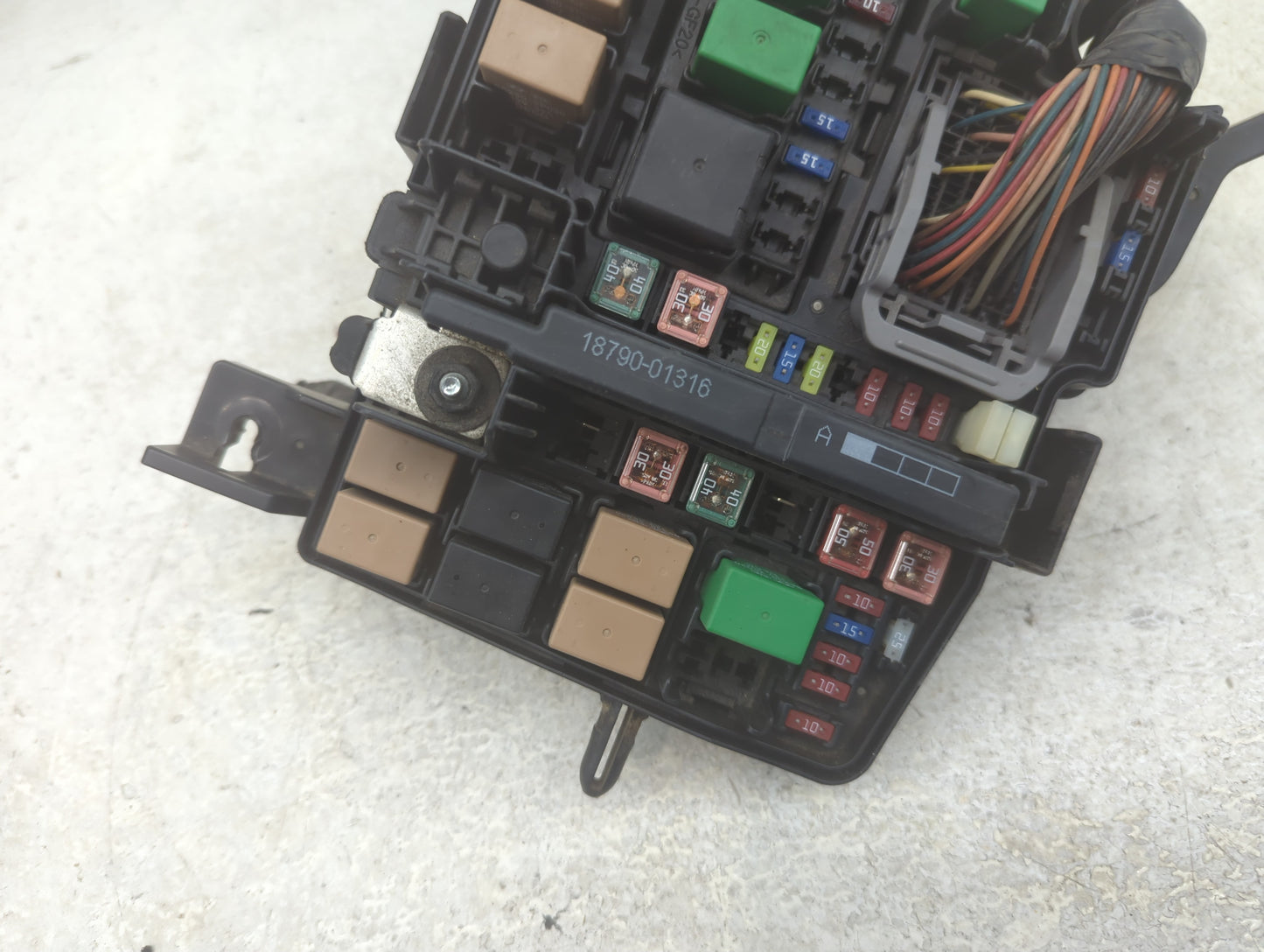 2014-2016 Kia Cadenza Fusebox Fuse Box Panel Relay Module P/N:91950-3S810 91275-3R020, 91275-3R022 Fits Fits 2014 2015 2016 