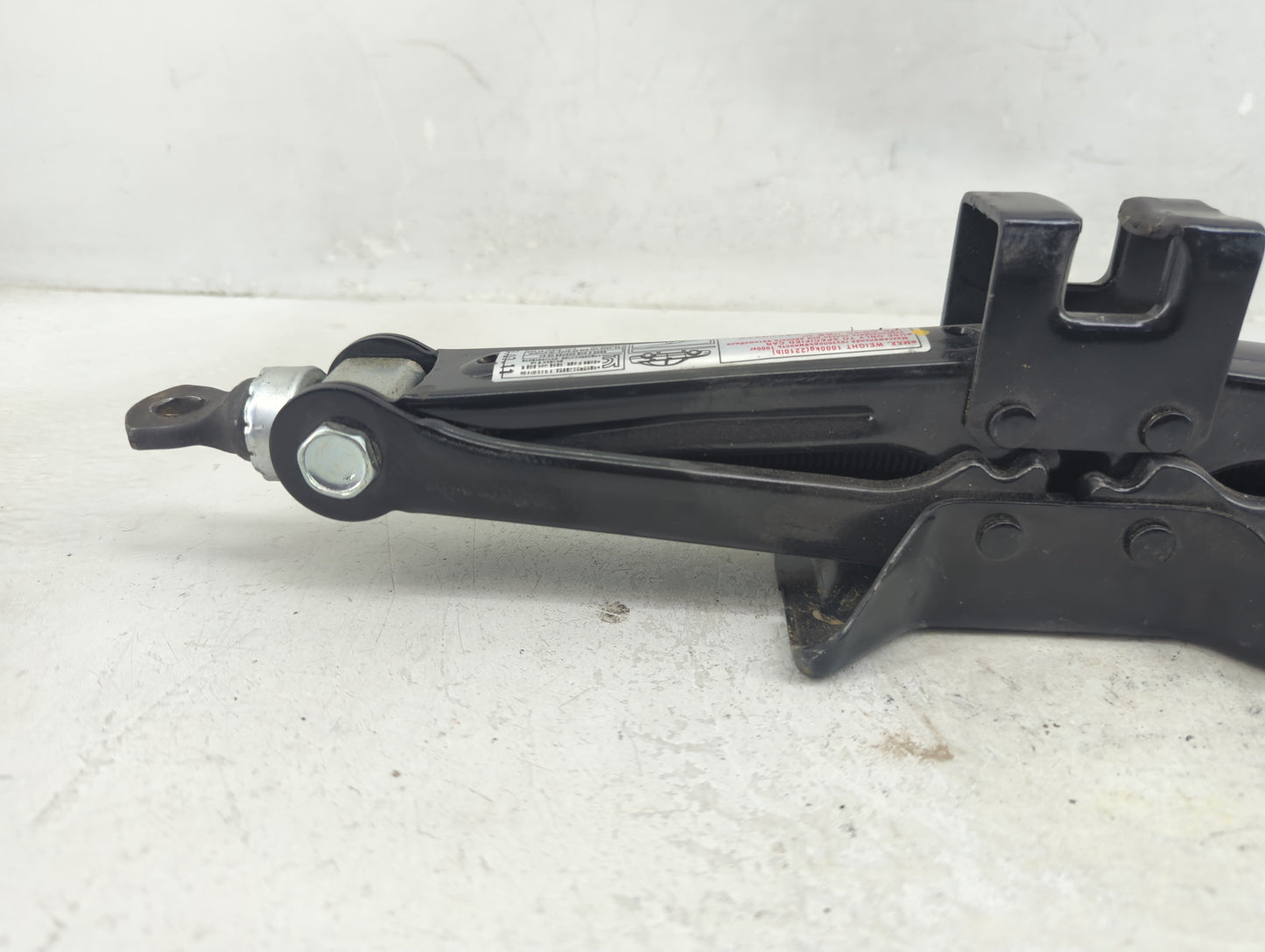 2014 Kia Cadenza Spare Scissor Car Jack - Oemusedautoparts1.com