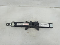 2014 Kia Cadenza Spare Scissor Car Jack 1390216 - Oemusedautoparts1.com
