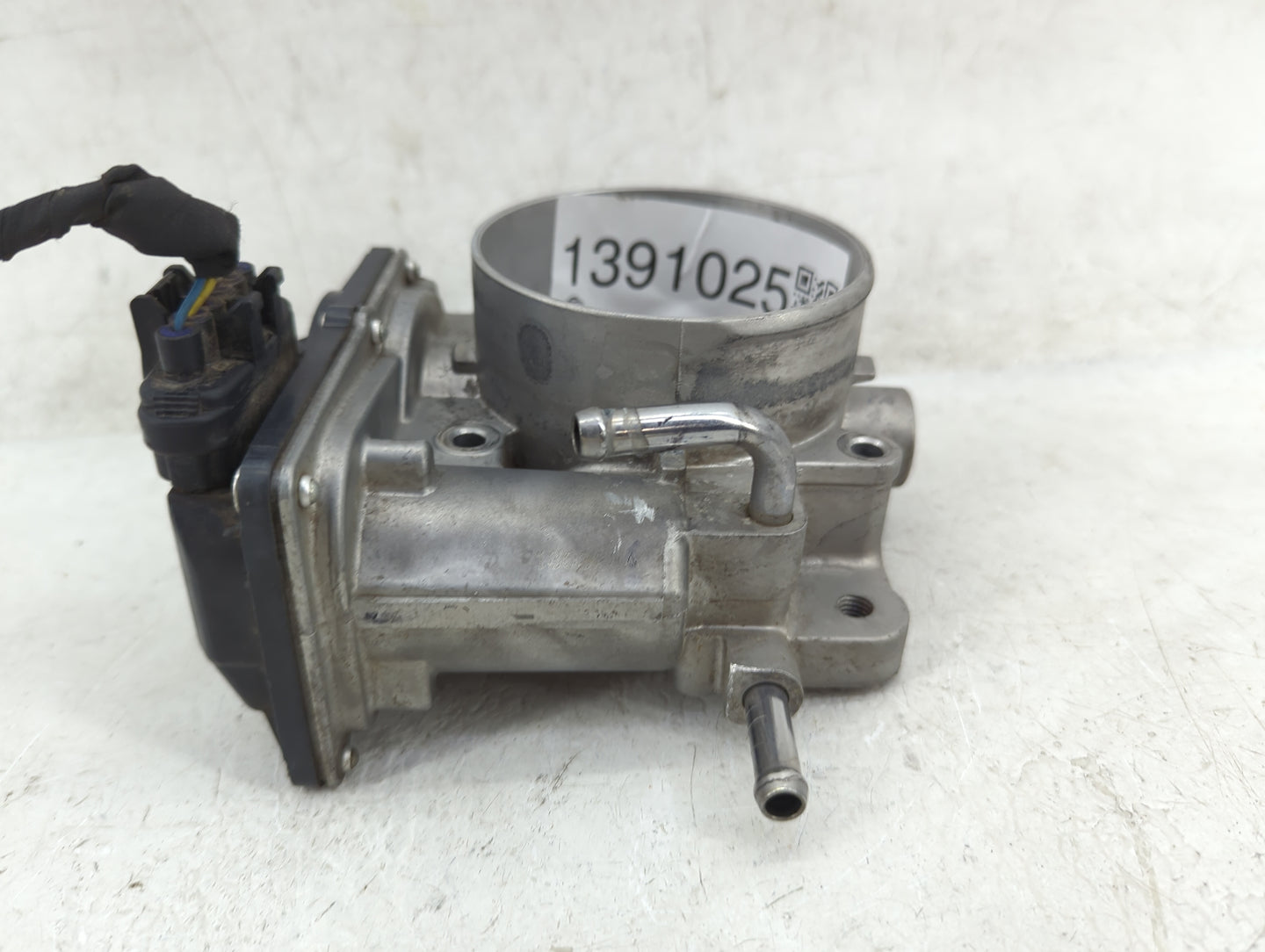 2014-2016 Kia Cadenza Throttle Body P/N:35100-3CA40 Fits Fits 2012 2013 2014 2015 2016 2017 2018 OEM Used Auto Parts - Oemus