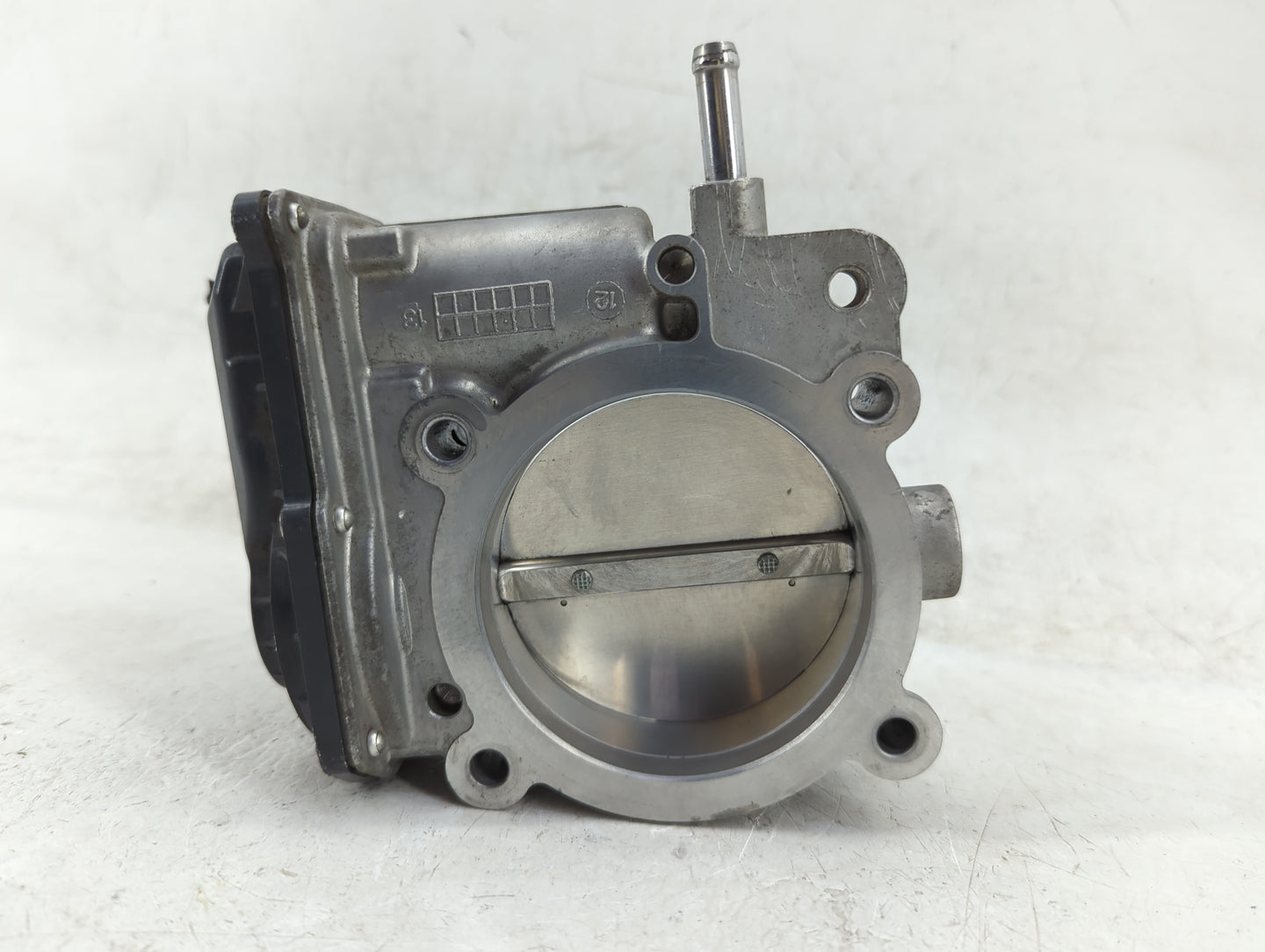 2014-2016 Kia Cadenza Throttle Body P/N:35100-3CA40 Fits Fits 2012 2013 2014 2015 2016 2017 2018 OEM Used Auto Parts - Oemus
