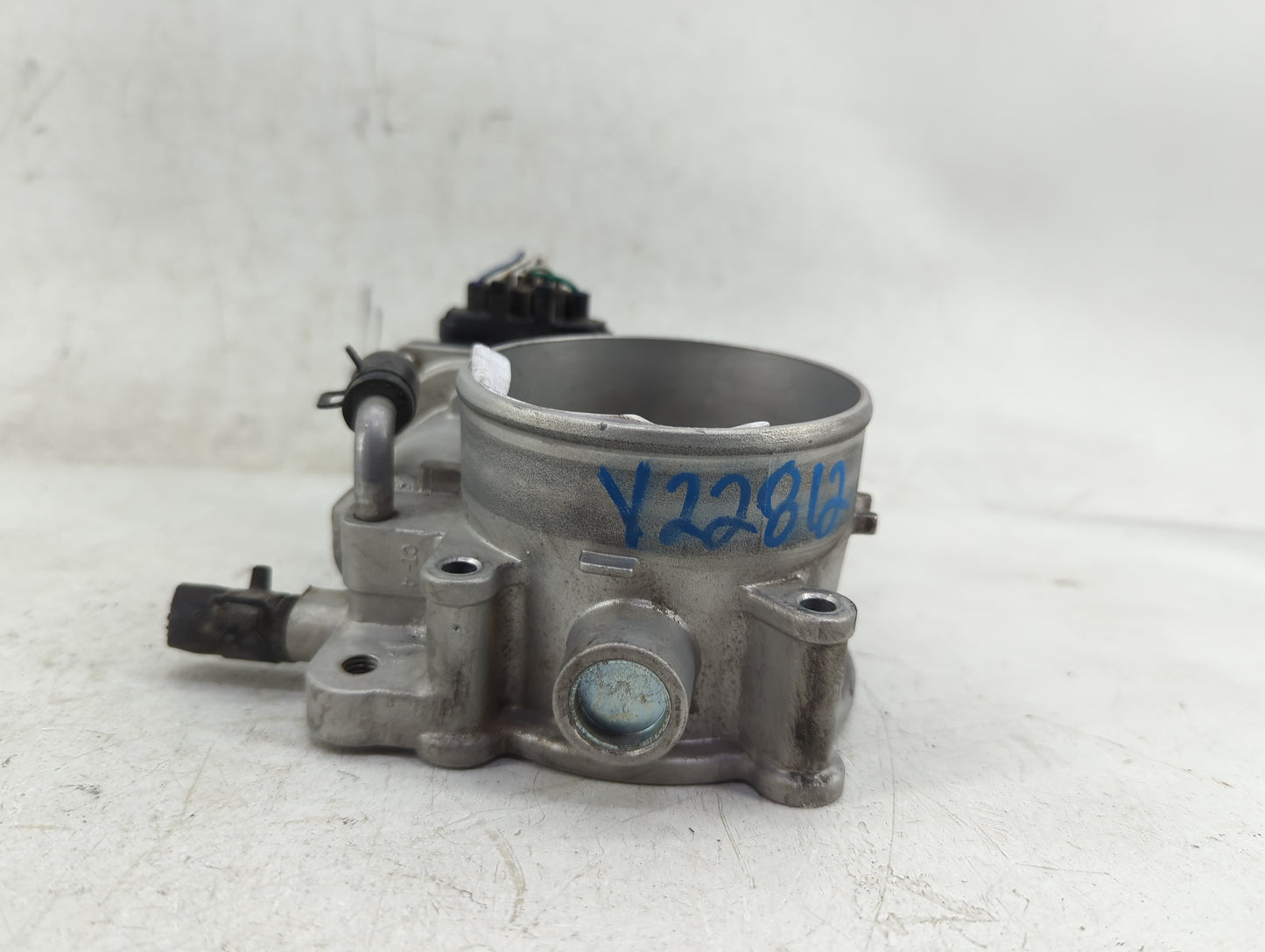 2014-2016 Kia Cadenza Throttle Body P/N:35100-3CAA0 35100-3CA40 Fits Fits 2012 2013 2014 2015 2016 2017 2018 OEM Used Auto P