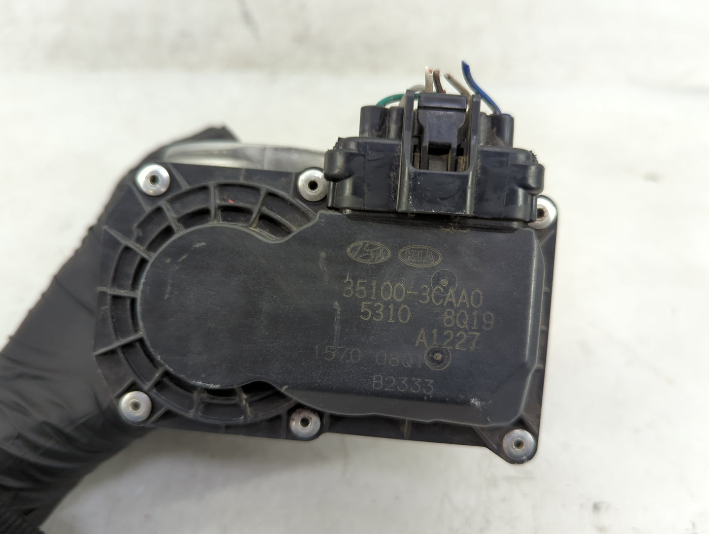 2014-2016 Kia Cadenza Throttle Body P/N:35100-3CAA0 35100-3CA40 Fits Fits 2012 2013 2014 2015 2016 2017 2018 OEM Used Auto P