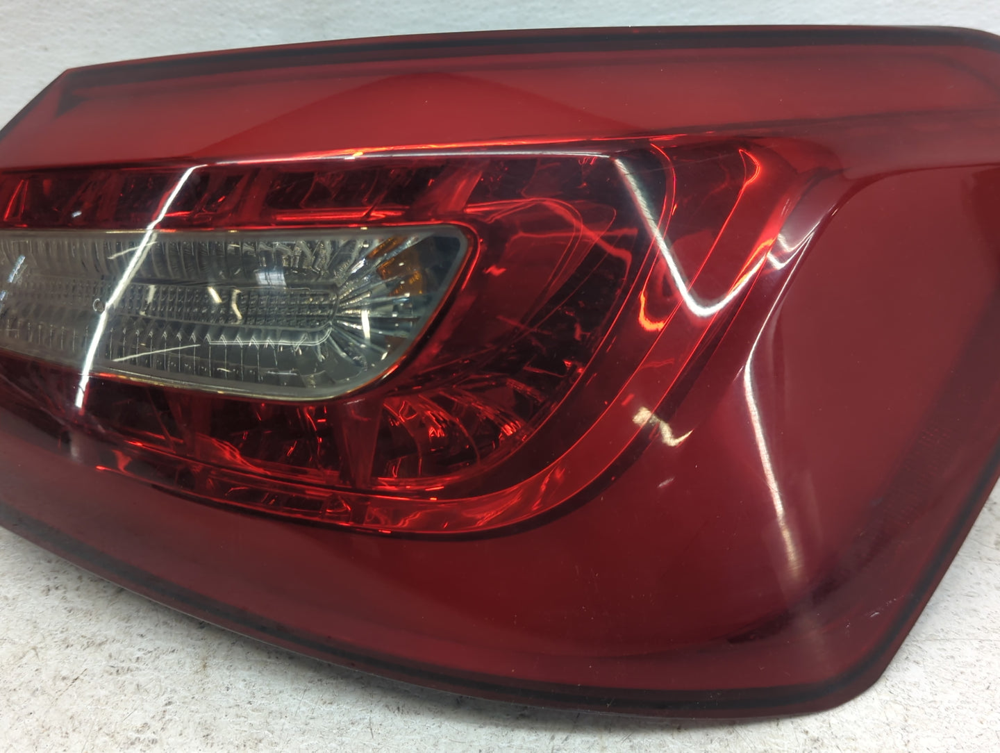 2014-2016 Kia Cadenza Tail Light Assembly Passenger Right OEM P/N:92406-3R610 Fits Fits 2014 2015 2016 OEM Used Auto Parts -