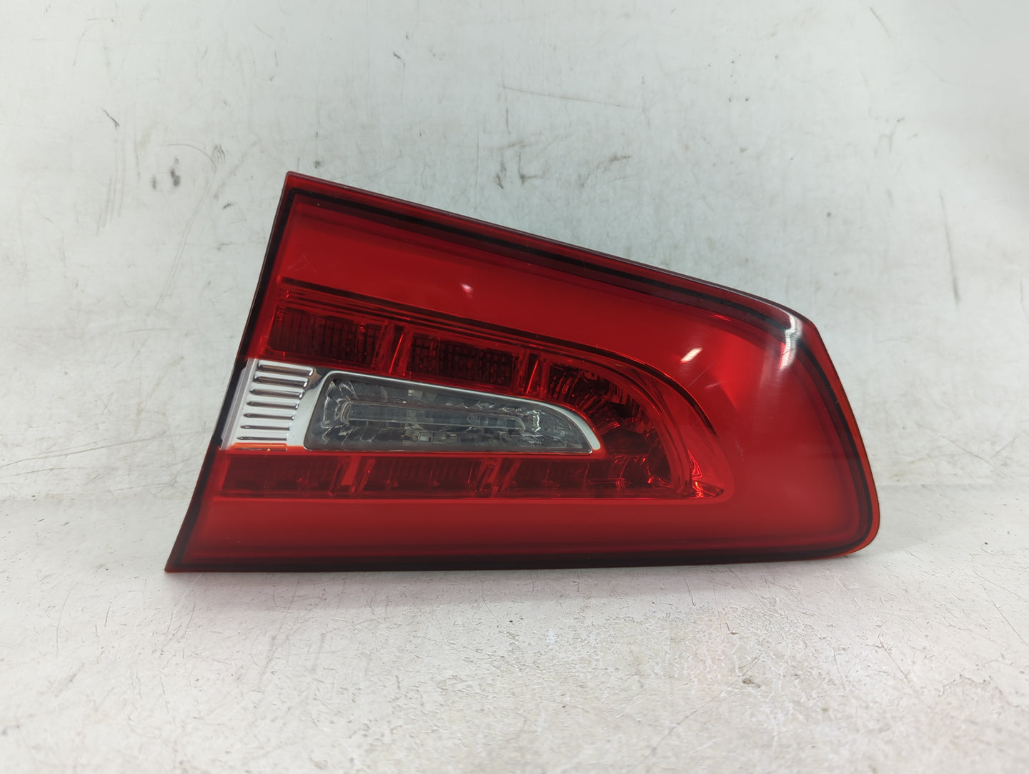 2014-2016 Kia Cadenza Tail Light Assembly Passenger Right OEM P/N:92406-3R5 92406-3R510 Fits Fits 2014 2015 2016 OEM Used Au