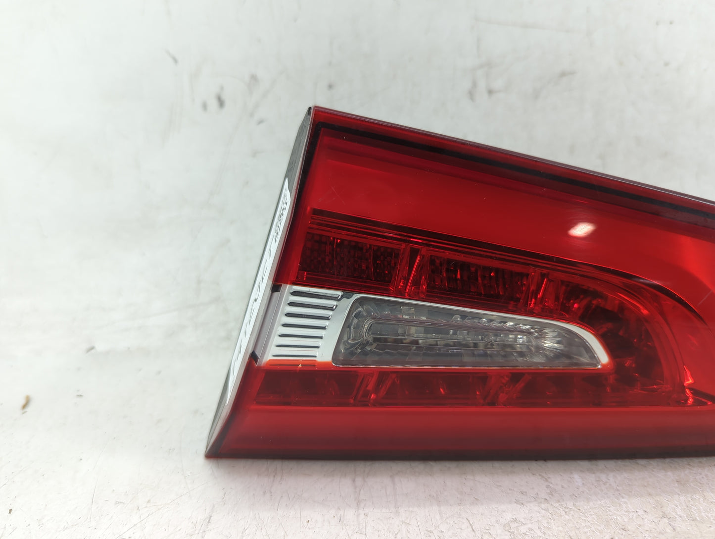 2014-2016 Kia Cadenza Tail Light Assembly Passenger Right OEM P/N:92406-3R5 92406-3R510 Fits Fits 2014 2015 2016 OEM Used Au