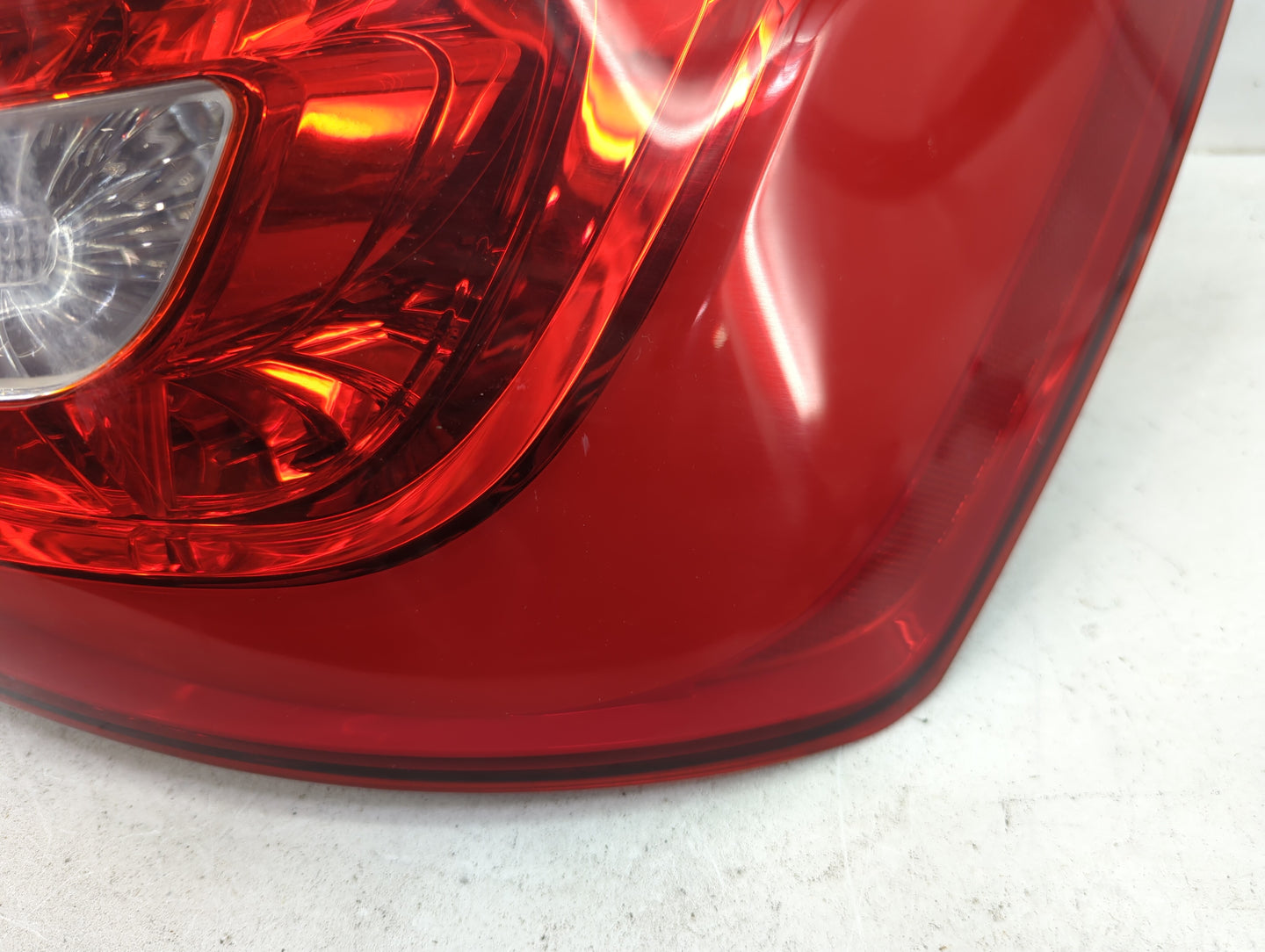 2014-2016 Kia Cadenza Tail Light Assembly Passenger Right OEM Fits Fits 2014 2015 2016 OEM Used Auto Parts - Oemusedautopart
