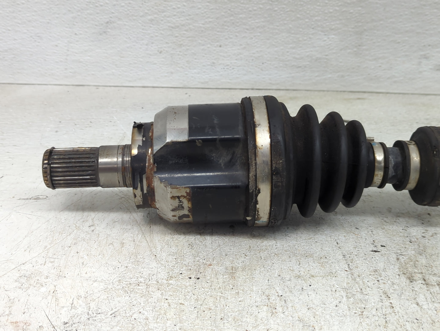 2014-2016 Kia Cadenza Axle Shaft Front Driver Cv C/v - Oemusedautoparts1.com