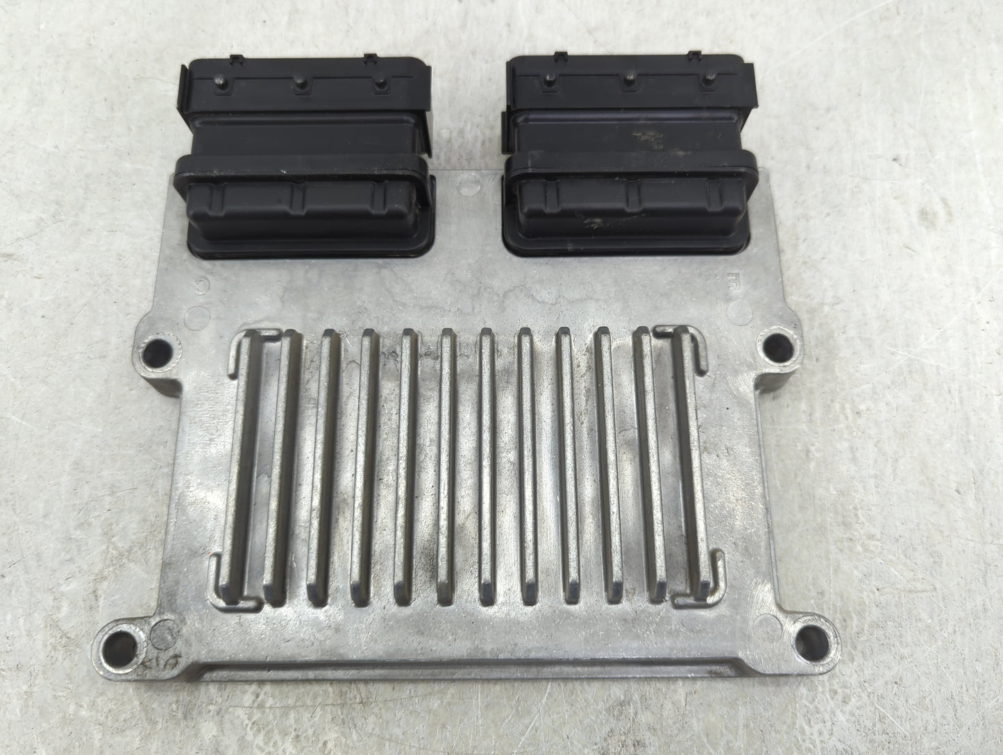 2014-2016 Kia Cadenza PCM Engine Control Computer ECU ECM PCU OEM P/N:39110-3CGN5 11901804, 28116222 Fits Fits 2014 2015 201