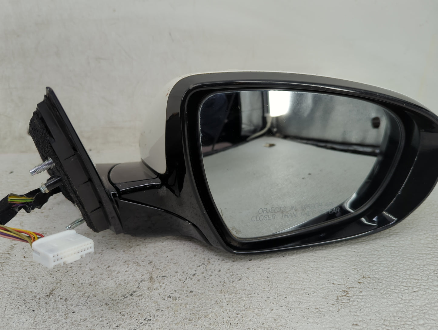 2014-2016 Kia Cadenza Passenger Side View Mirror - Right Door Mirror OEM Used - Oemusedautoparts1.com