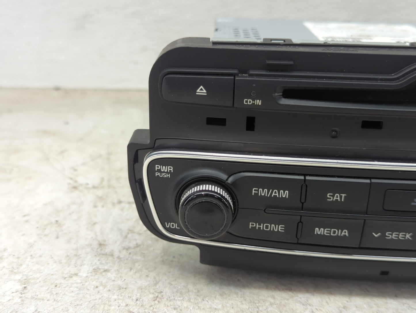 2014-2015 Kia Cadenza Radio AM FM Cd Player Receiver Replacement P/N:965603R105 AV231JGAN Fits Fits 2014 2015 OEM Used Auto 