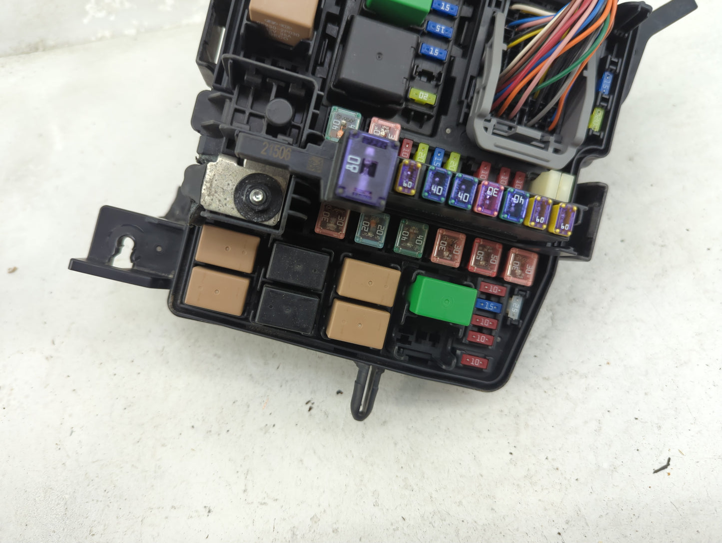2014-2016 Kia Cadenza Fusebox Fuse Box Panel Relay Module P/N:91956-00164 Fits Fits 2014 2015 2016 OEM Used Auto Parts - Oem