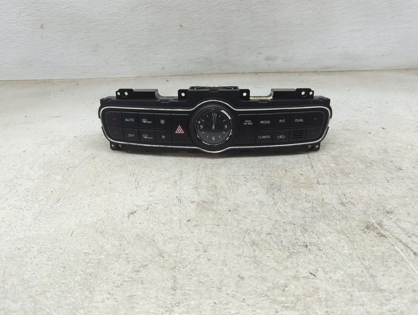 2014-2016 Kia Cadenza Climate Control Module Temperature AC/Heater Replacement P/N:3RGF1 Fits Fits 2014 2015 2016 OEM Used A