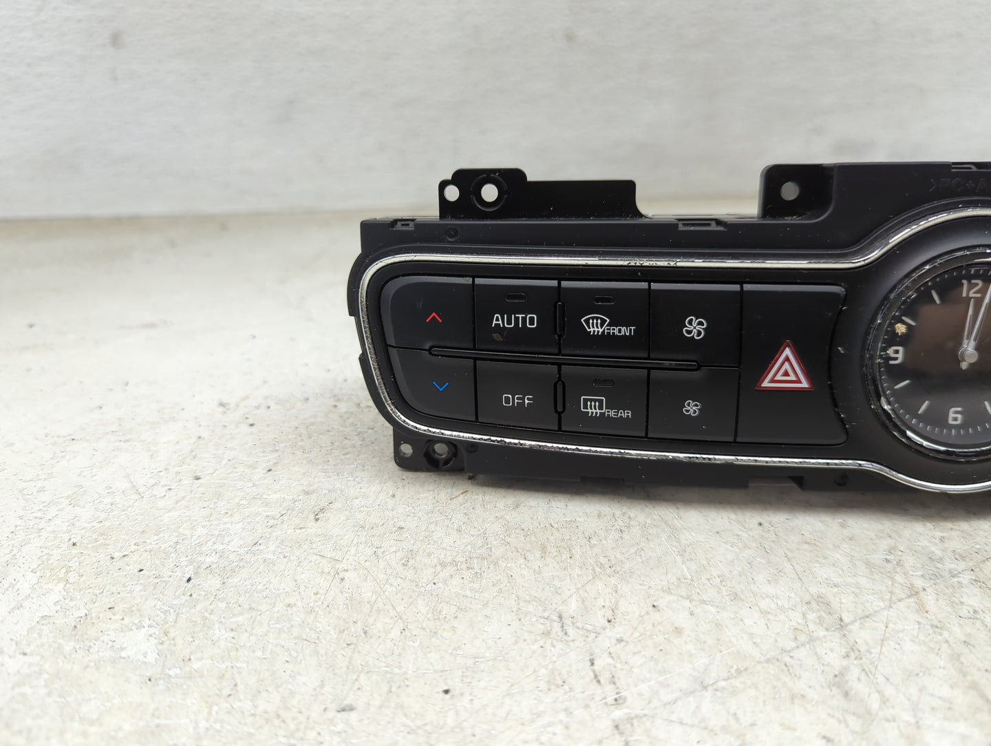 2014-2016 Kia Cadenza Climate Control Module Temperature AC/Heater Replacement P/N:3RGF1 Fits Fits 2014 2015 2016 OEM Used A