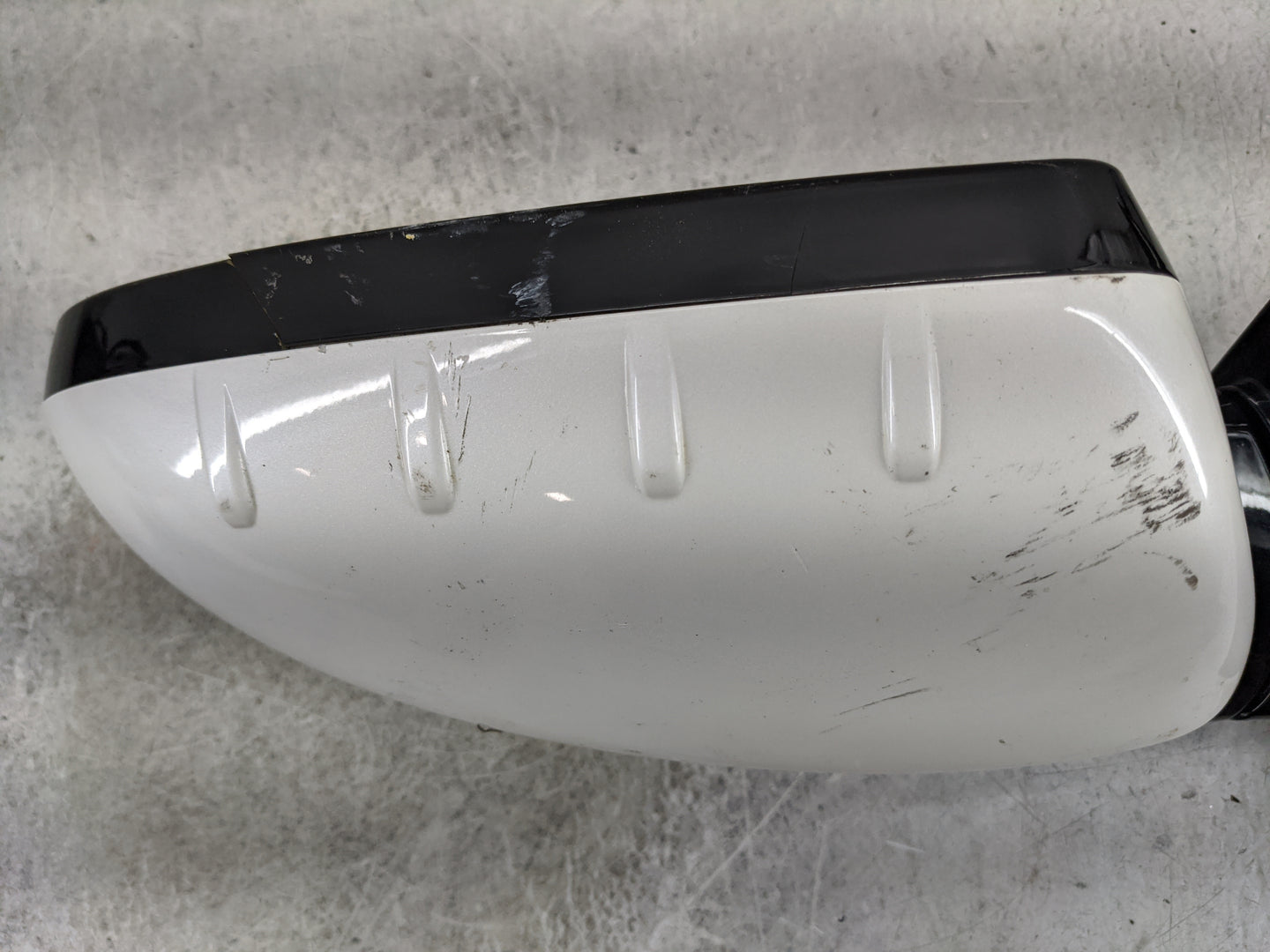 2014-2016 Kia Cadenza Passenger Side View Mirror - Right Door Mirror OEM Used - Oemusedautoparts1.com