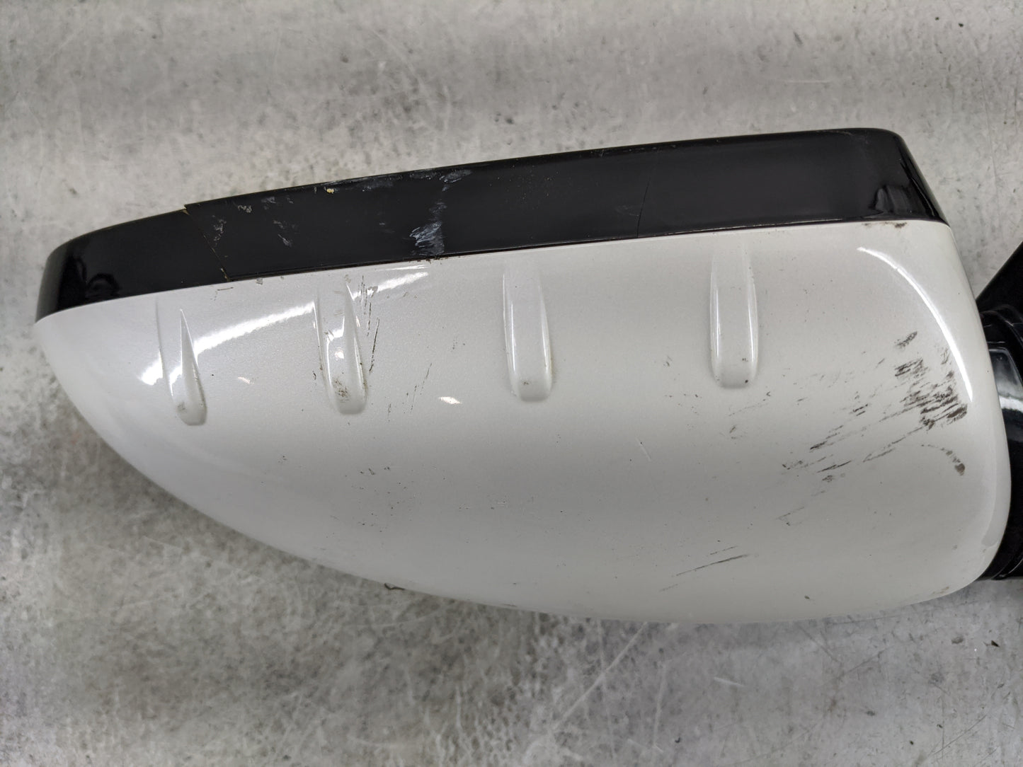 2014-2016 Kia Cadenza Passenger Side View Mirror - Right Door Mirror OEM Used - Oemusedautoparts1.com
