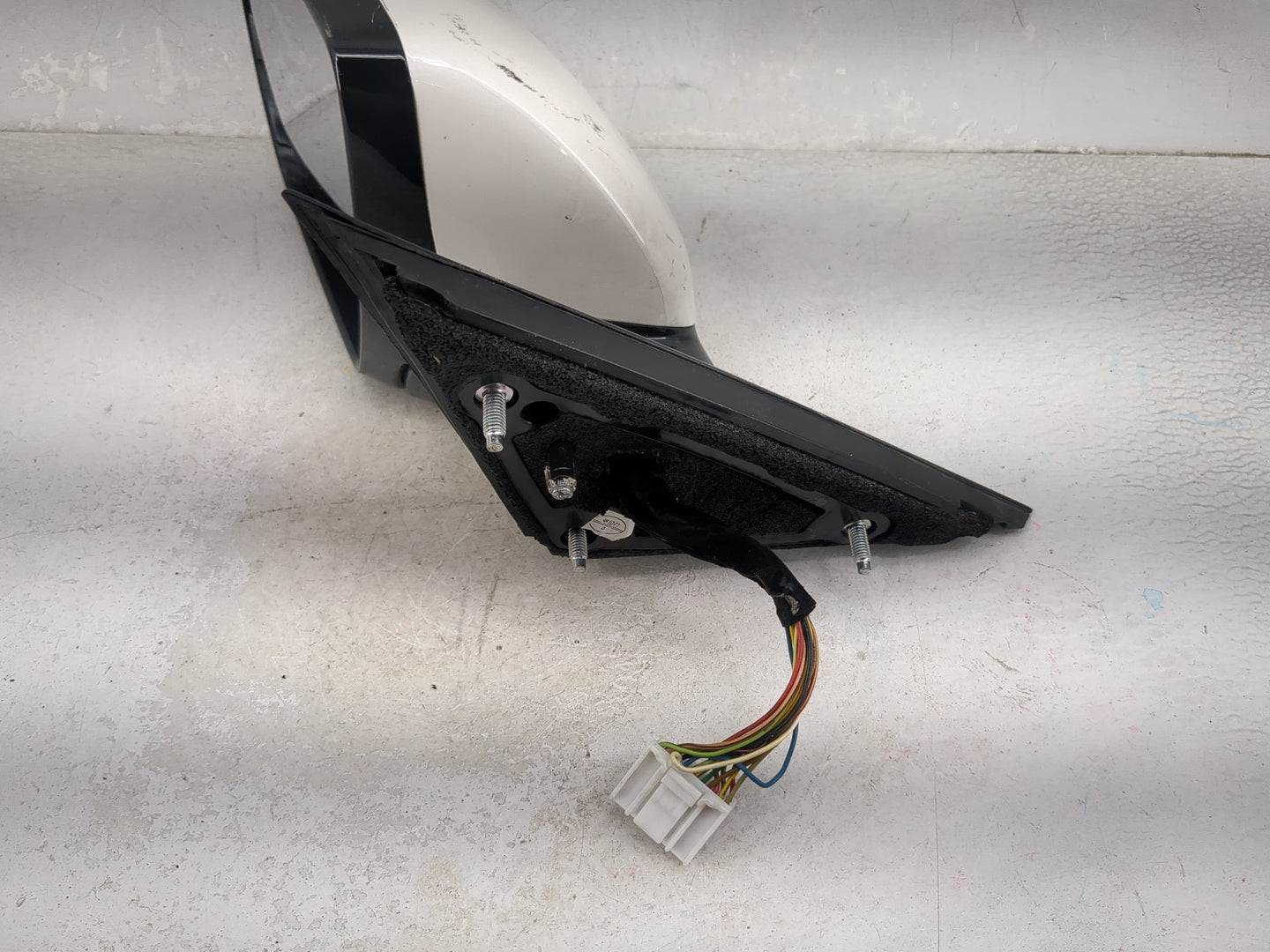 2014-2016 Kia Cadenza Driver Side View Mirror - Left Door Mirror OEM Used - Oemusedautoparts1.com